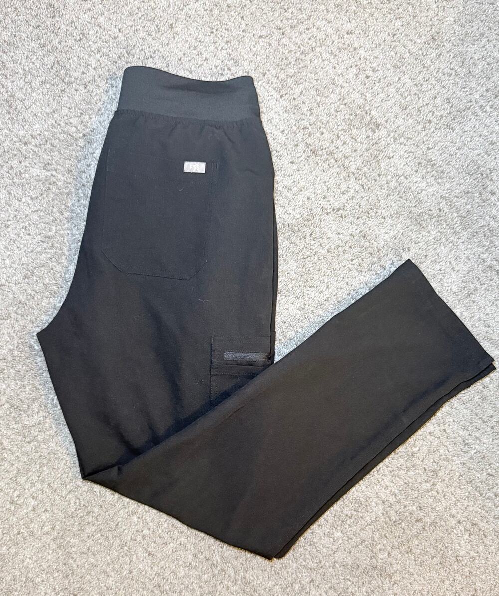 FIGS Yola High Rise Scrub Pants Women’s M Black Cargo